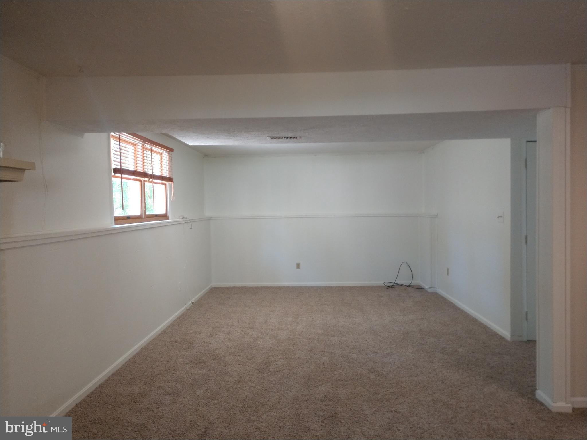 219 Sillery Bay Road Pasadena, MD 21122 - Photo 17 of 32 Family Room