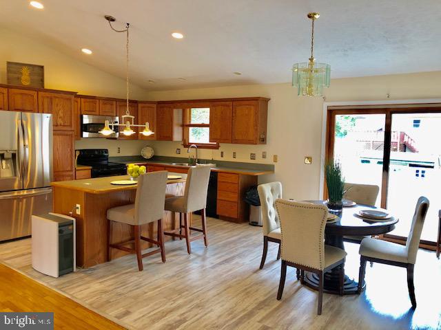 219 Sillery Bay Road Pasadena, MD 21122 - Photo 8 of 32 Soaring Ceilings