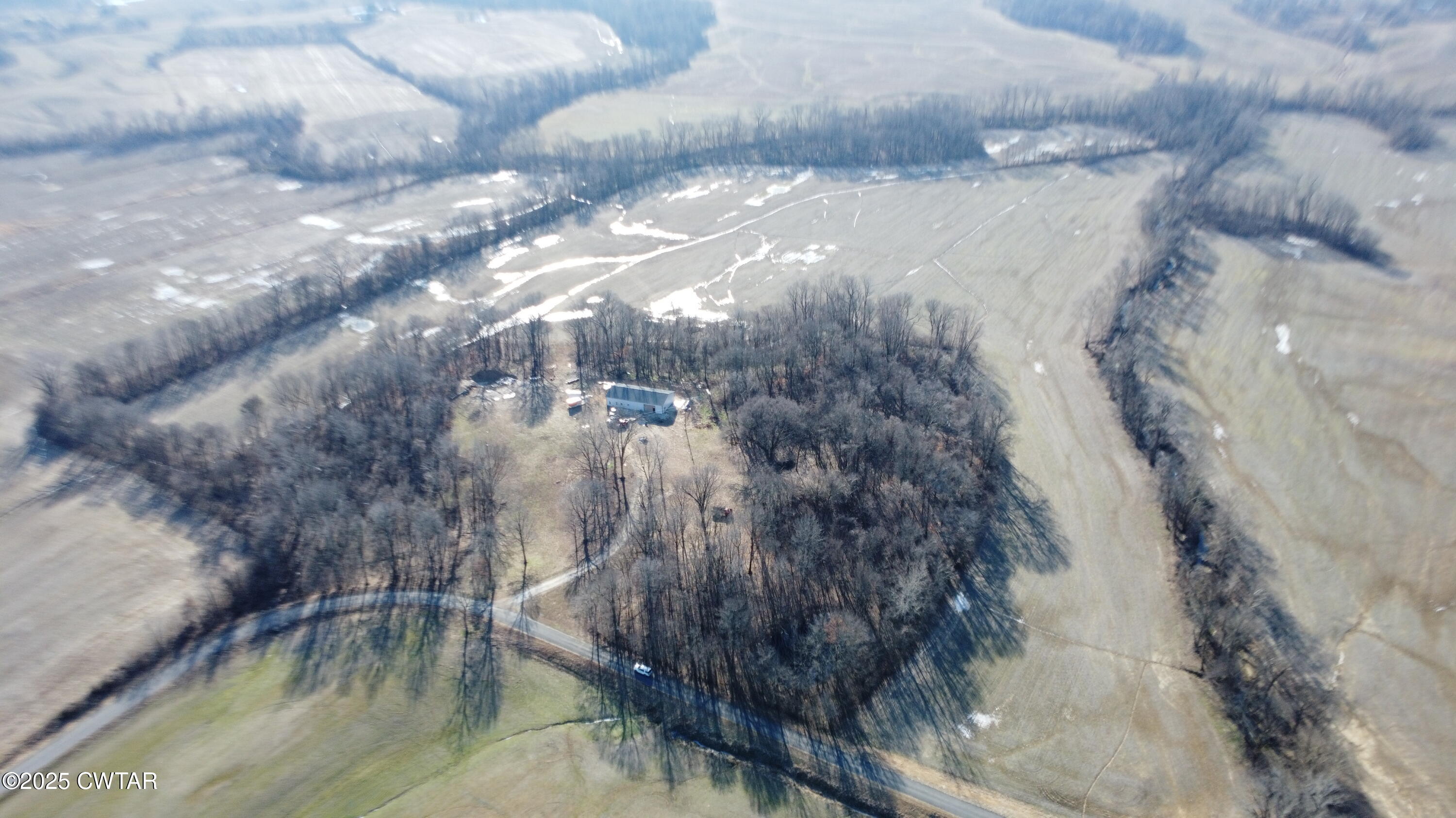 839 West Old State Line Road Union City, TN 38261 - Photo 3 of 7 a view of swimming pool and mountain in the back