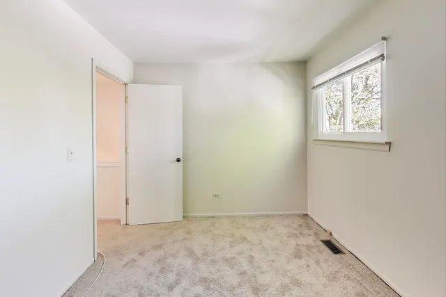 $2,750 | 1018 Pheasant Run Lane, Aurora, IL 60504