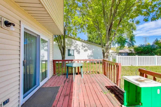 $2,750 | 1018 Pheasant Run Lane, Aurora, IL 60504