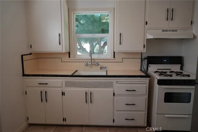 $2,000 | 2641 North White Avenue, La Verne, CA 91750