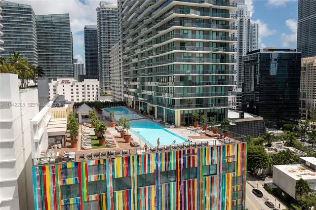 a picture of city view