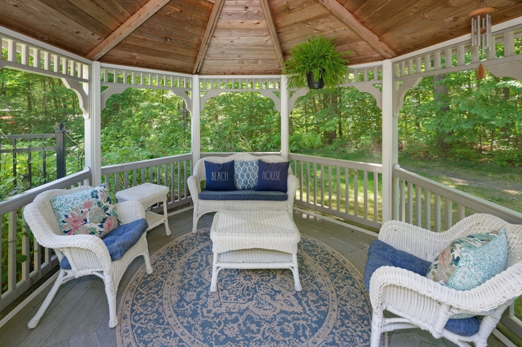 101 Hunter Road Uxbridge, MA 01569 - Photo 12 of 42 Gallery Image 12
