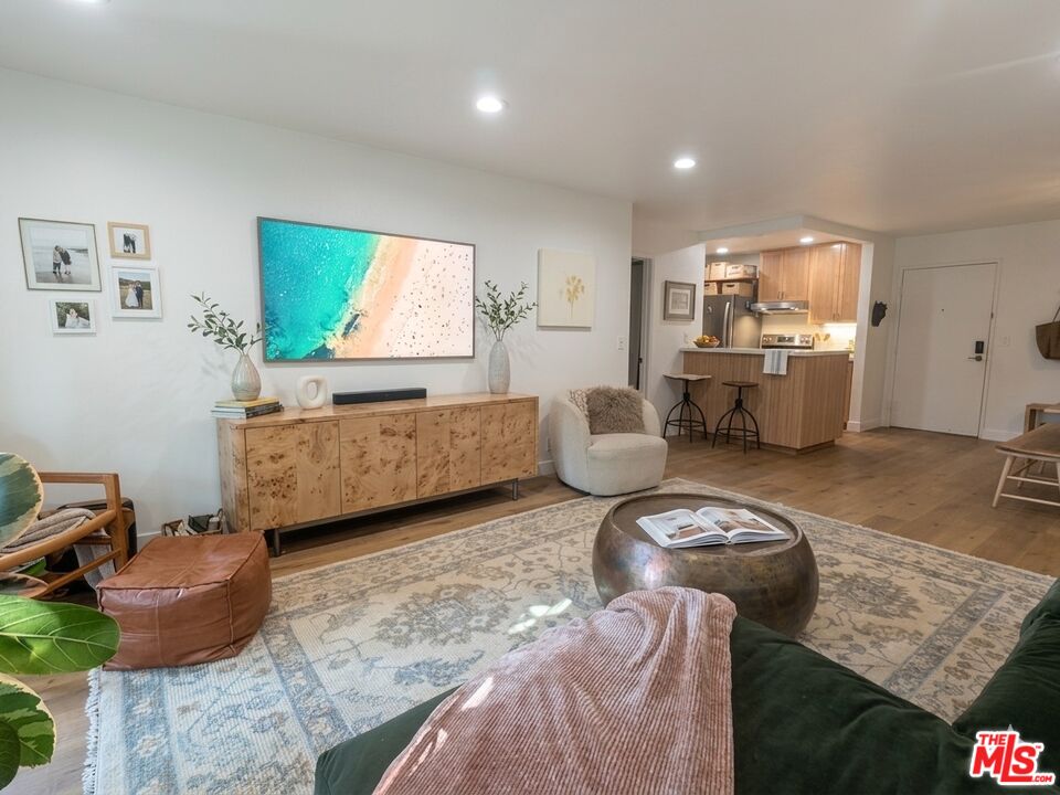 7765 West 91st Street, Unit F Playa del Rey, CA 90293 - Photo 2 of 21