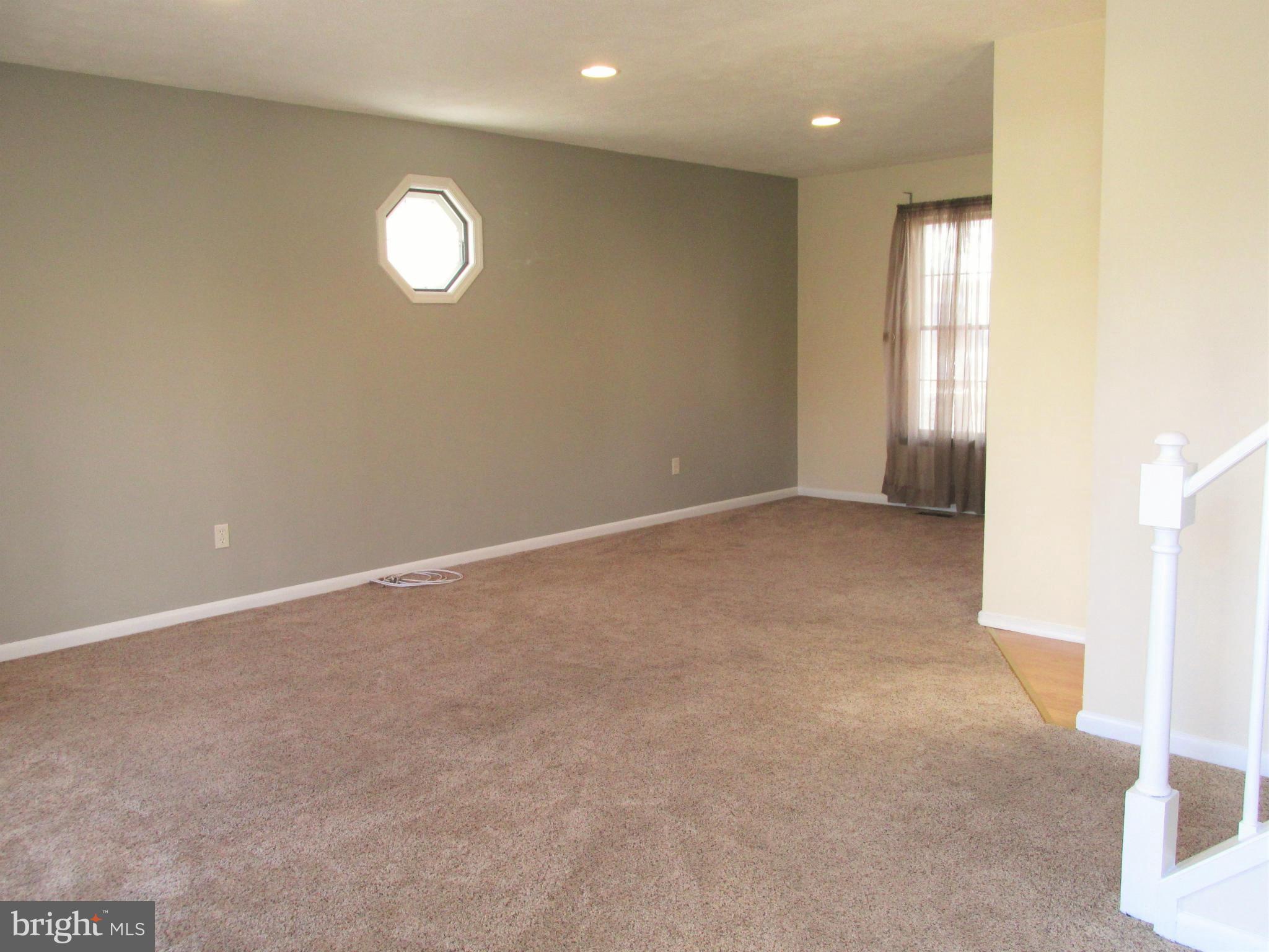 7952 Gilmore Avenue Rosedale, MD 21237 - Photo 3 of 24 Living Room