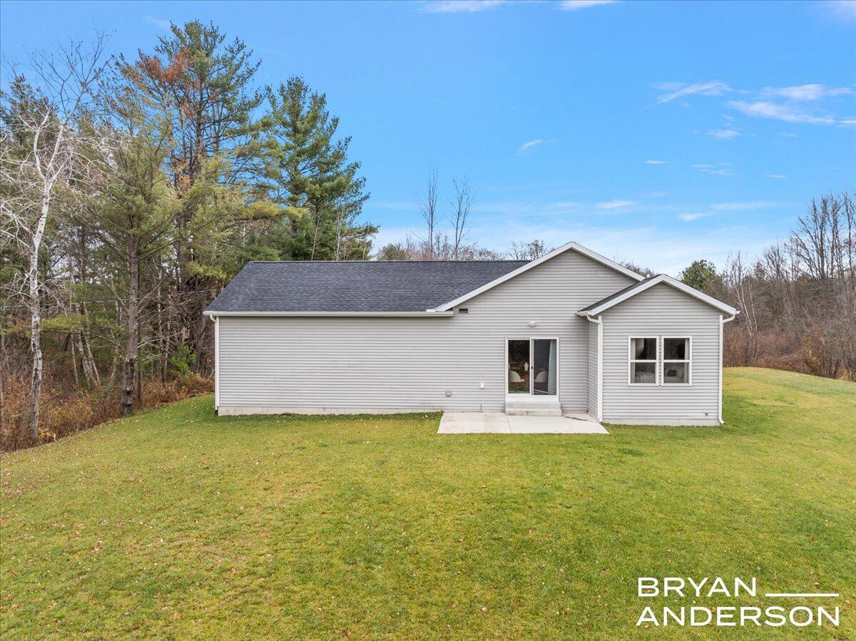 2555 West River Road Muskegon, MI 49445 - Photo 31 of 45 56-2555 W River Rd, Muskegon, MI wm -10