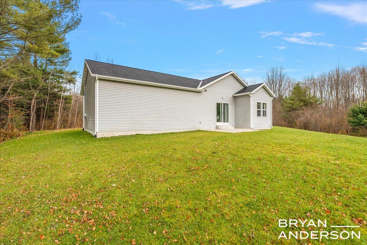 2555 West River Road Muskegon, MI 49445 - Photo 32 of 45 57-2555 W River Rd, Muskegon, MI wm -11