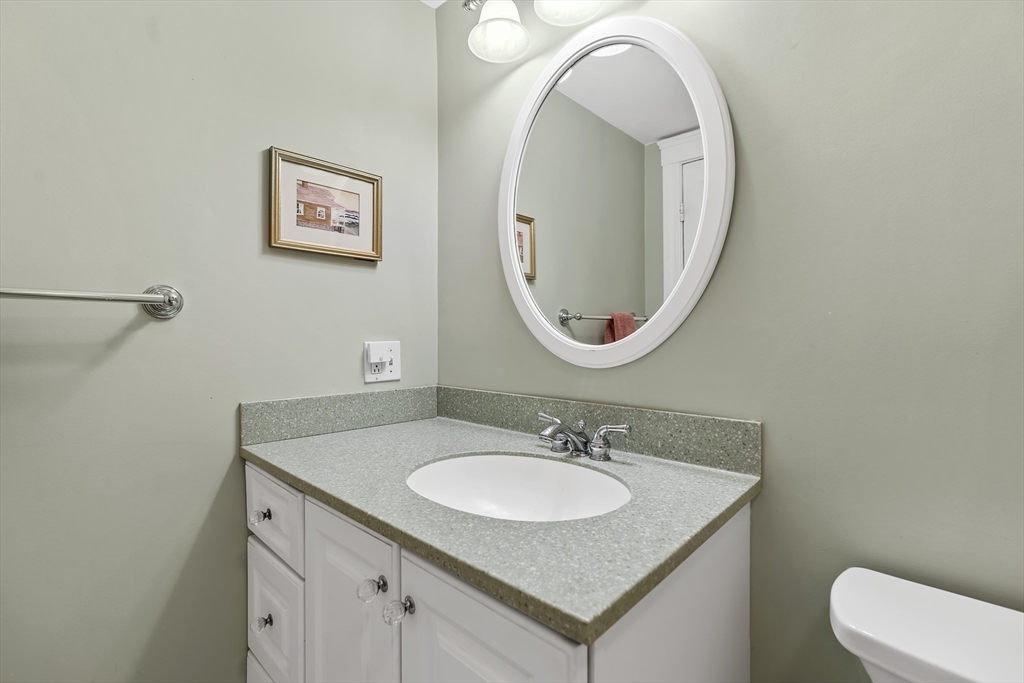 11 Concord Road Wayland, MA 01778 - Photo 21 of 35