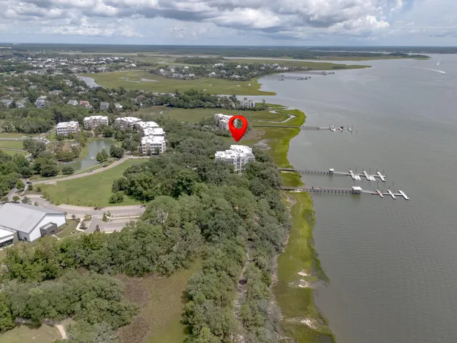 $3,100,000 | 108 Fairbanks Oak Alley, Unit 403, Daniel Island, SC 29492