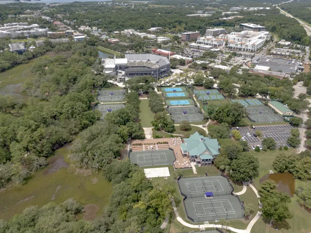 $3,100,000 | 108 Fairbanks Oak Alley, Unit 403, Daniel Island, SC 29492