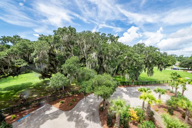 $3,100,000 | 108 Fairbanks Oak Alley, Unit 403, Daniel Island, SC 29492