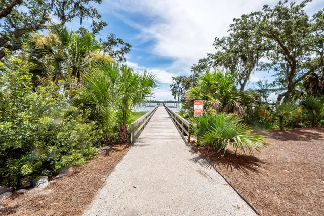 $3,100,000 | 108 Fairbanks Oak Alley, Unit 403, Daniel Island, SC 29492