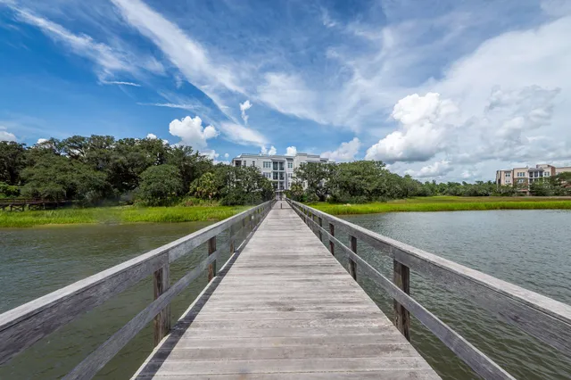$3,100,000 | 108 Fairbanks Oak Alley, Unit 403, Daniel Island, SC 29492