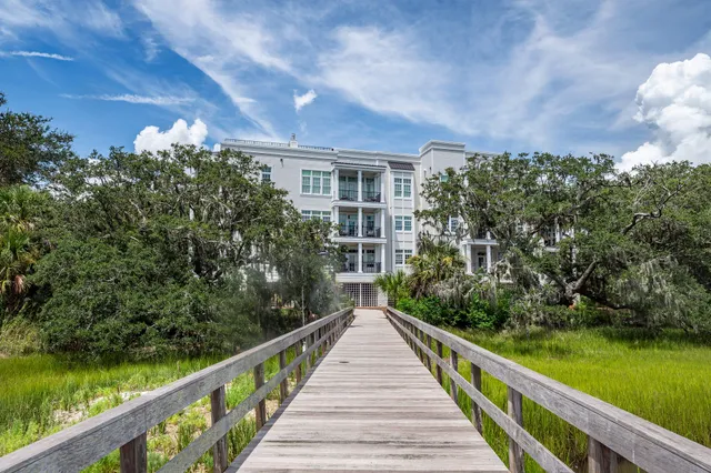 $3,100,000 | 108 Fairbanks Oak Alley, Unit 403, Daniel Island, SC 29492