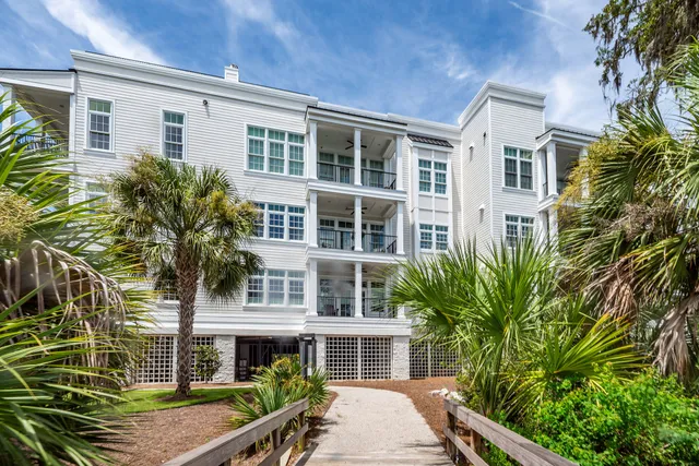$3,100,000 | 108 Fairbanks Oak Alley, Unit 403, Daniel Island, SC 29492