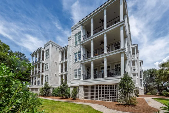 $3,100,000 | 108 Fairbanks Oak Alley, Unit 403, Daniel Island, SC 29492