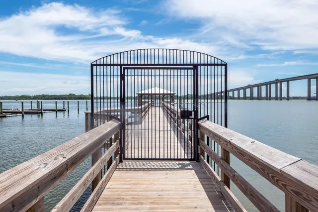 $3,100,000 | 108 Fairbanks Oak Alley, Unit 403, Daniel Island, SC 29492