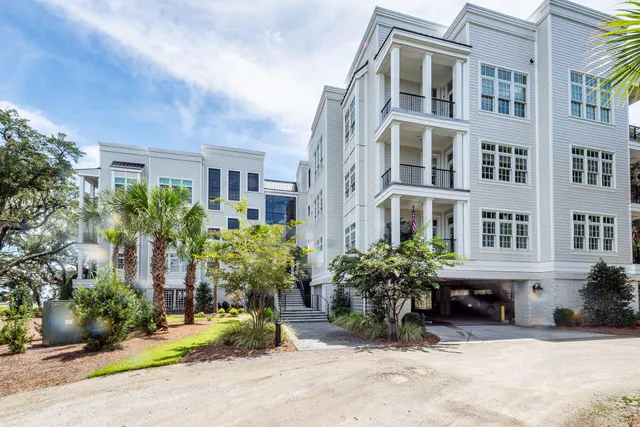 $3,100,000 | 108 Fairbanks Oak Alley, Unit 403, Daniel Island, SC 29492