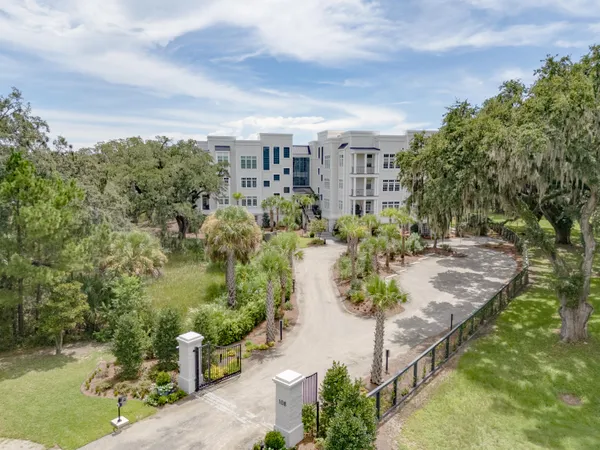$2,875,000 | 108 Fairbanks Oak Alley, Unit 403, Daniel Island, SC 29492