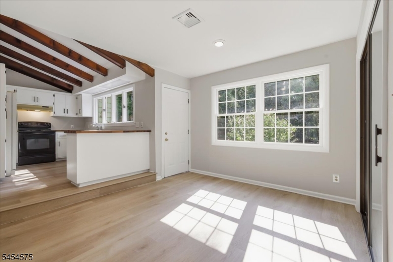 27 Inwood Road Berkeley Heights, NJ 07922 - Photo 16 of 40 Gallery Image 16