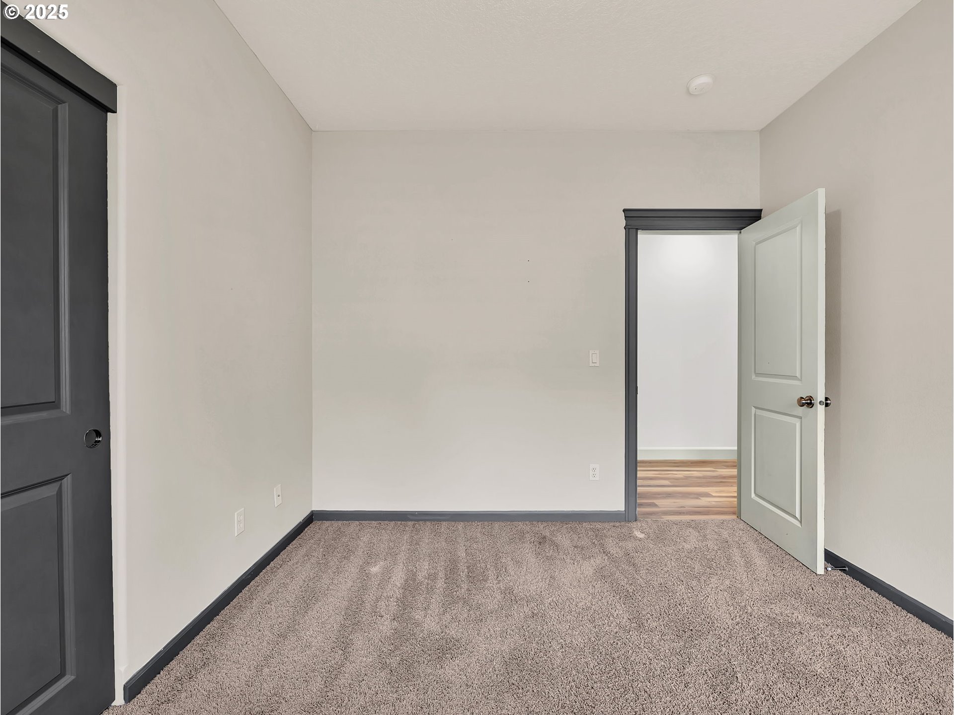 3279 Southeast Anderson Road Gresham, OR 97080 - Photo 24 of 42 a view of an empty room