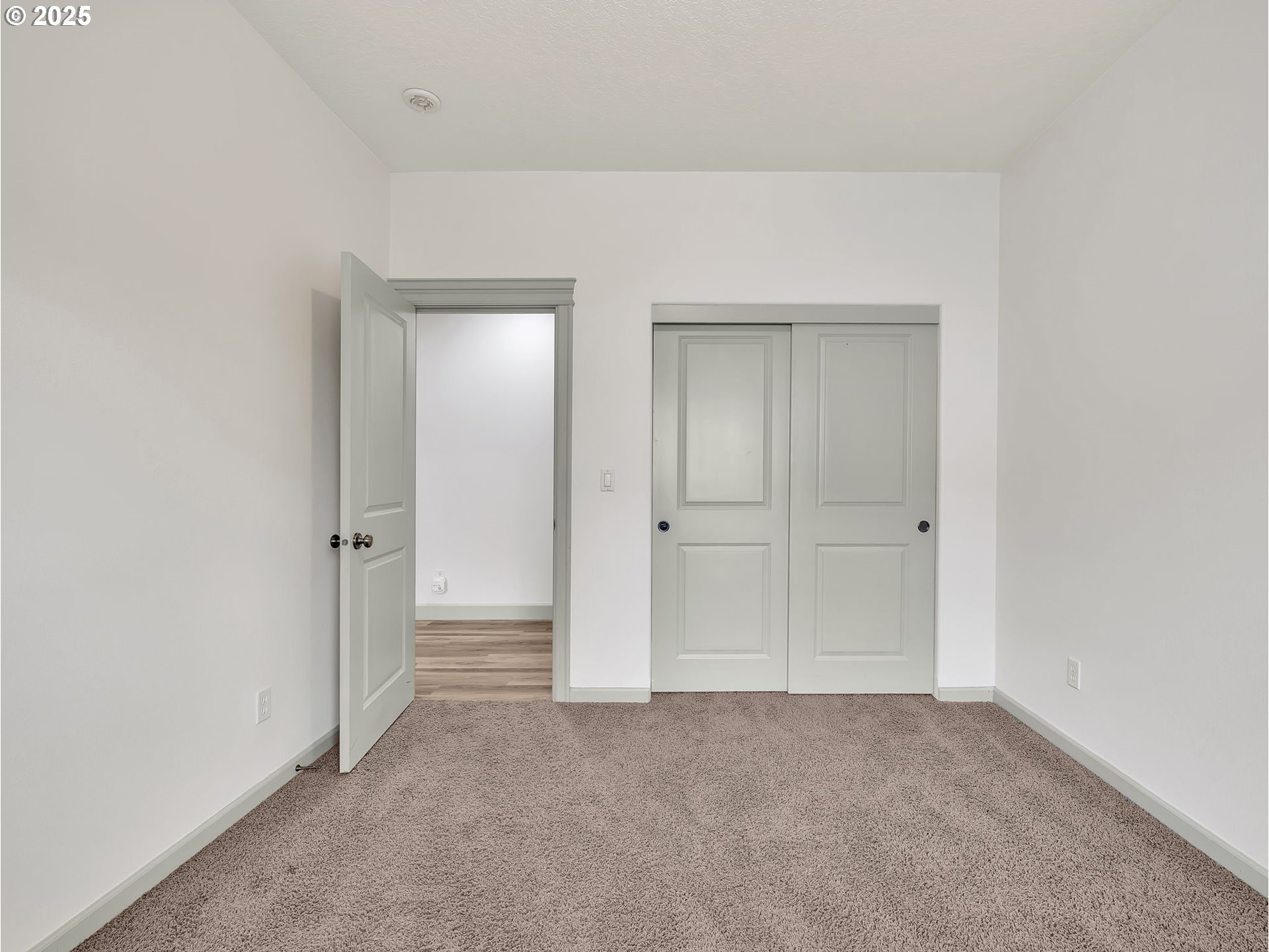 3279 Southeast Anderson Road Gresham, OR 97080 - Photo 29 of 42 a view of an empty room