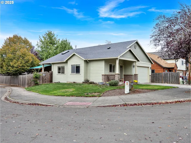 a picture of a room with a floor plan