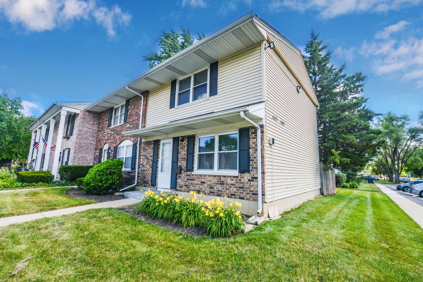 1663 McKool Avenue Streamwood, IL 60107 - Photo 1 of 12