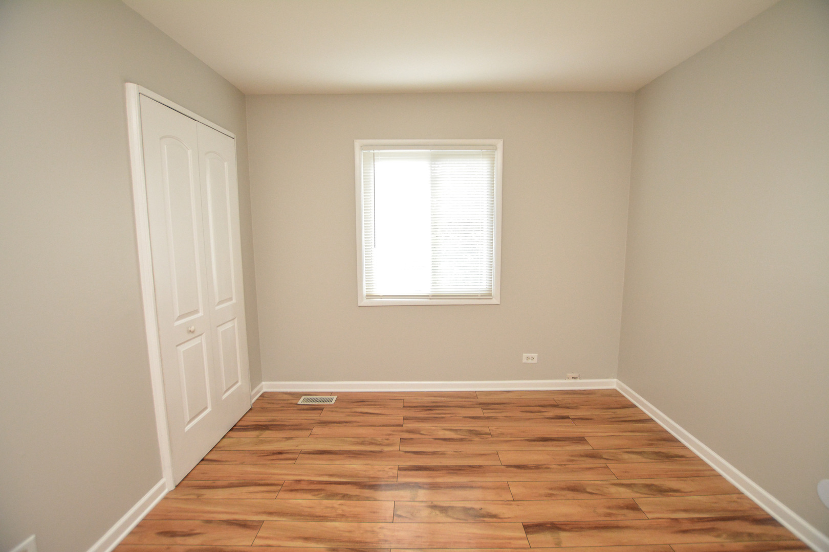 1663 McKool Avenue Streamwood, IL 60107 - Photo 4 of 12