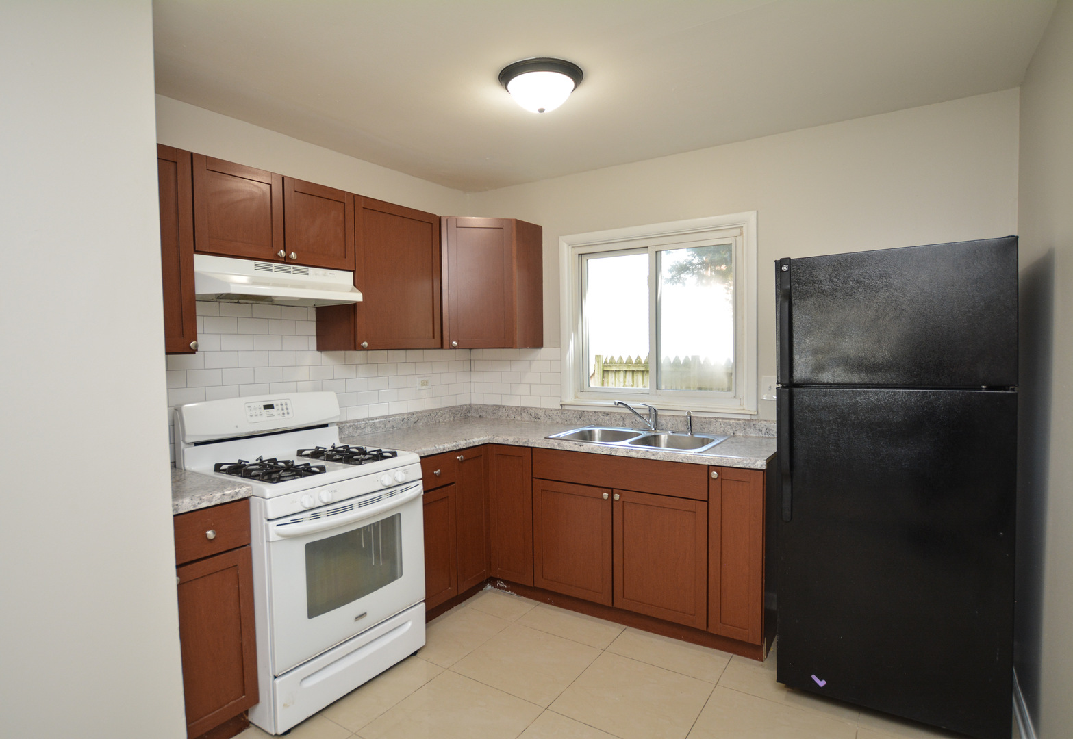 1663 McKool Avenue Streamwood, IL 60107 - Photo 9 of 12