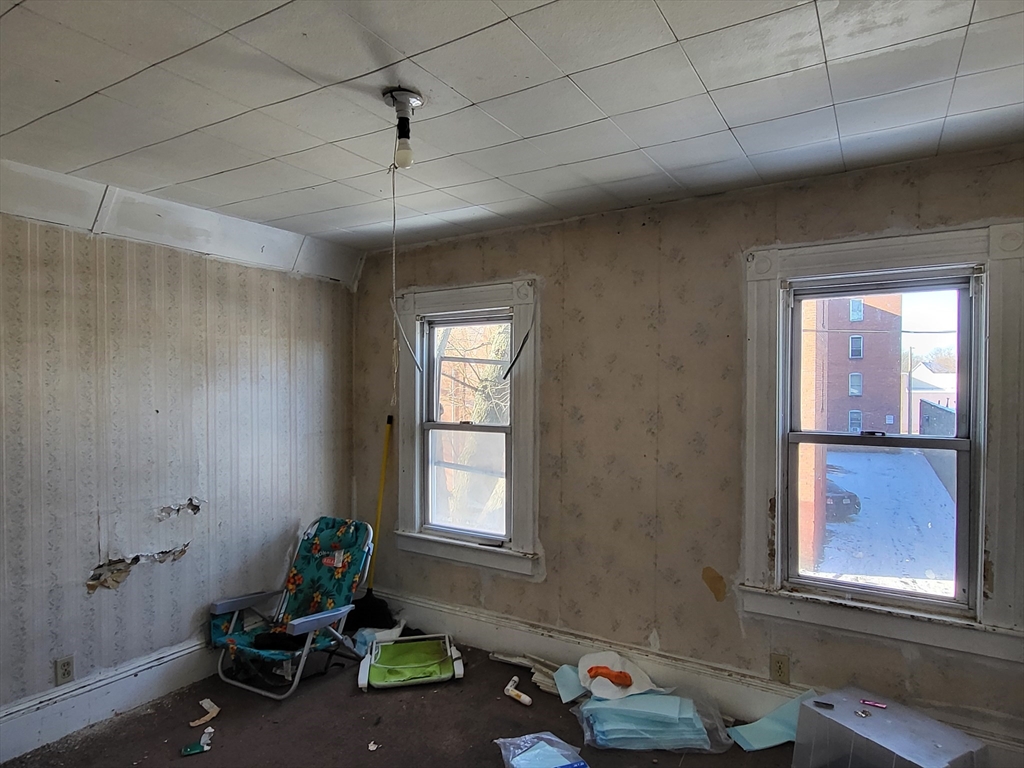 33 Lansing Place Springfield, MA 01108 - Photo 12 of 13