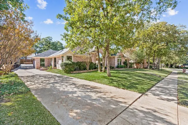 $624,500 | 804 Blue Spruce Court, Keller, TX 76248