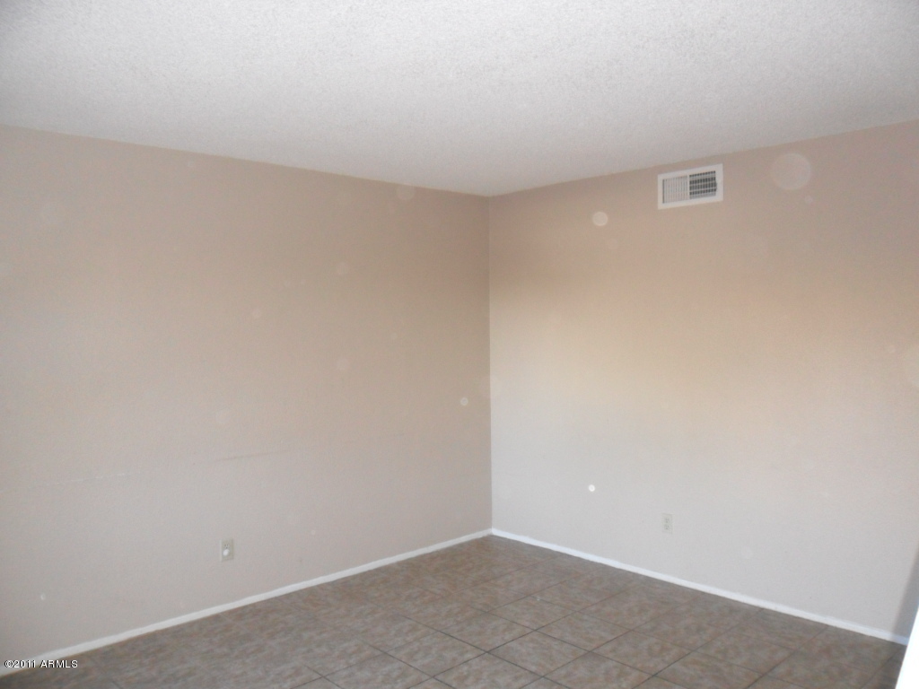 3511 East Baseline Road, Unit 1046 Phoenix, AZ 85042 - Photo 4 of 20 SAM_1239