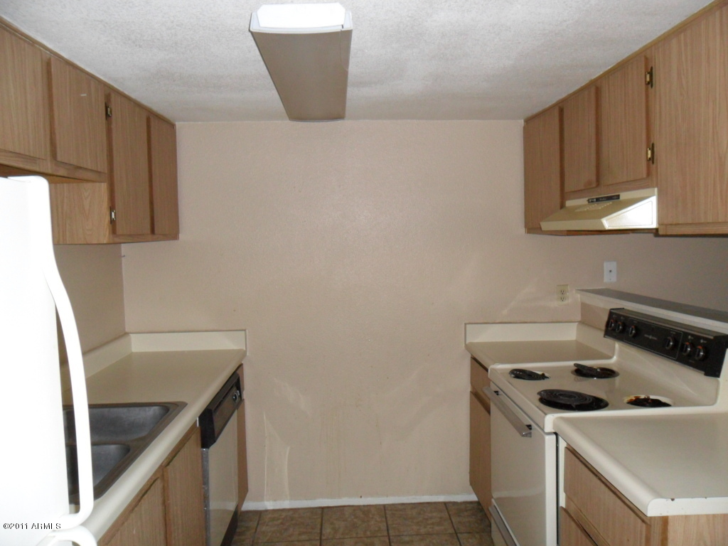 3511 East Baseline Road, Unit 1046 Phoenix, AZ 85042 - Photo 8 of 20 SAM_1243