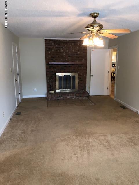 1304 Queen Anne Road Northwest Wilson, NC 27896 - Photo 11 of 29 PRINCIPAL BEDROOM W/FP