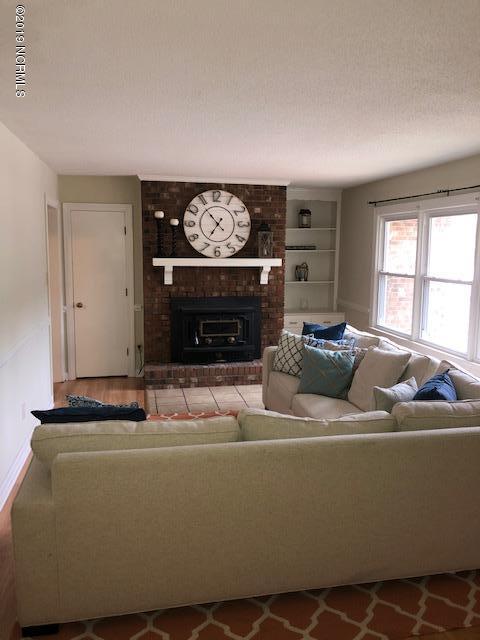 1304 Queen Anne Road Northwest Wilson, NC 27896 - Photo 4 of 29 GREAT ROOM