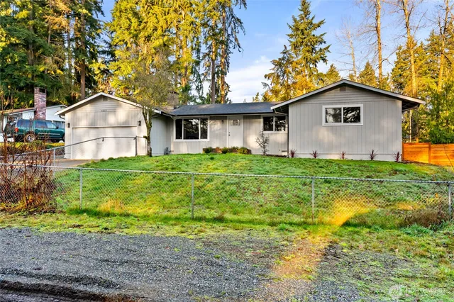 $549,950 | 6215 189th Ave Court East, Lake Tapps, WA 98391