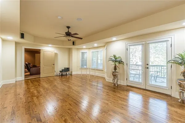 a dining room with a table and chairs in it