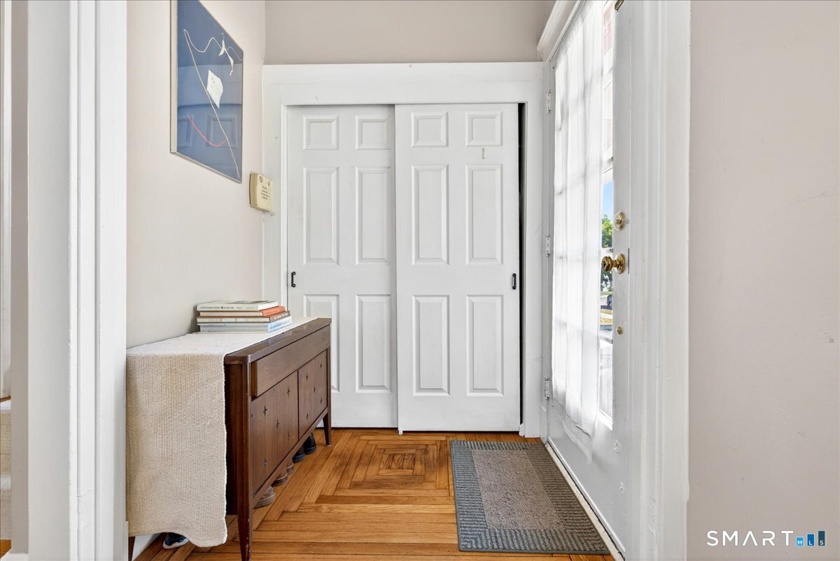 28 Thornton Street Hamden, CT 06517 - Photo 5 of 37