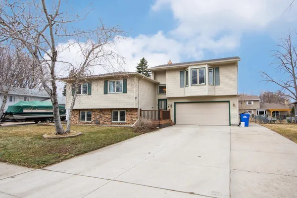 $359,900 | 1901 18th Street South, Fargo, ND 58103