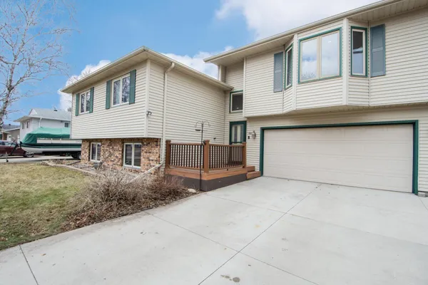 $359,900 | 1901 18th Street South, Fargo, ND 58103
