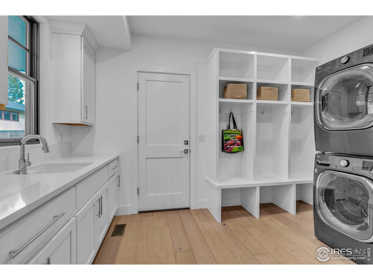 1415 Riverside Avenue Boulder, CO 80304 - Photo 20 of 40 Laundry Room/Mud Room Off of Garage w/ Built-Ins & Sink