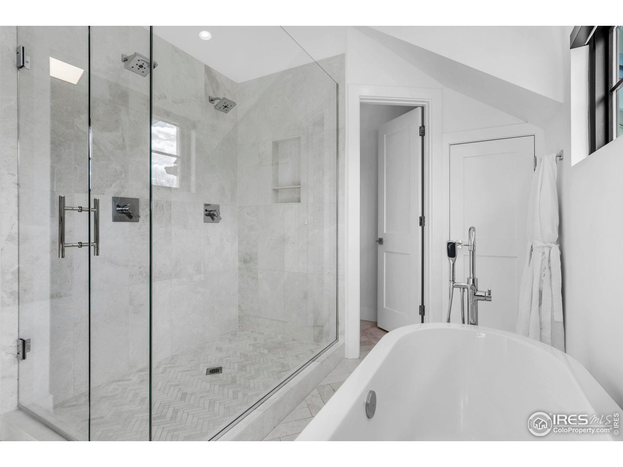 1415 Riverside Avenue Boulder, CO 80304 - Photo 26 of 40 Dual Head Shower and Soaking Tub