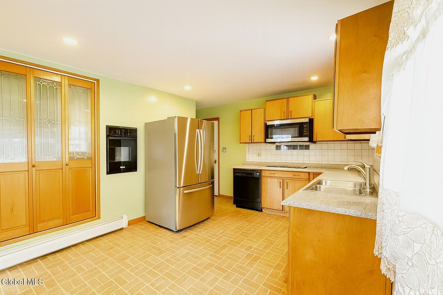 1420 Nelson Street Schenectady, NY 12306 - Photo 12 of 45 B97F0206-F054-4870-9ABA-A6698486E43F