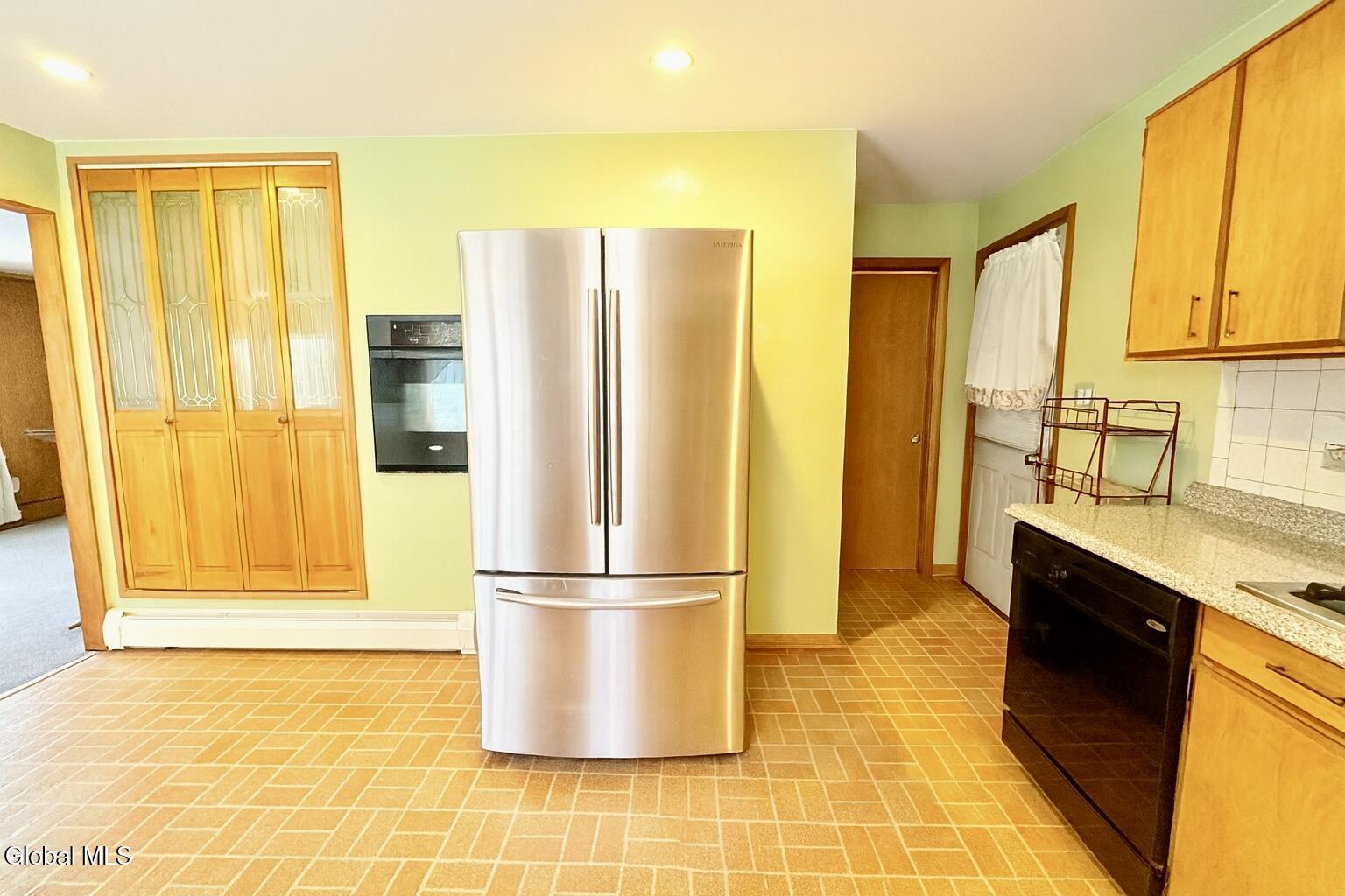 1420 Nelson Street Schenectady, NY 12306 - Photo 13 of 45 BD3EA33B-988F-4B35-BB44-FE9392700720