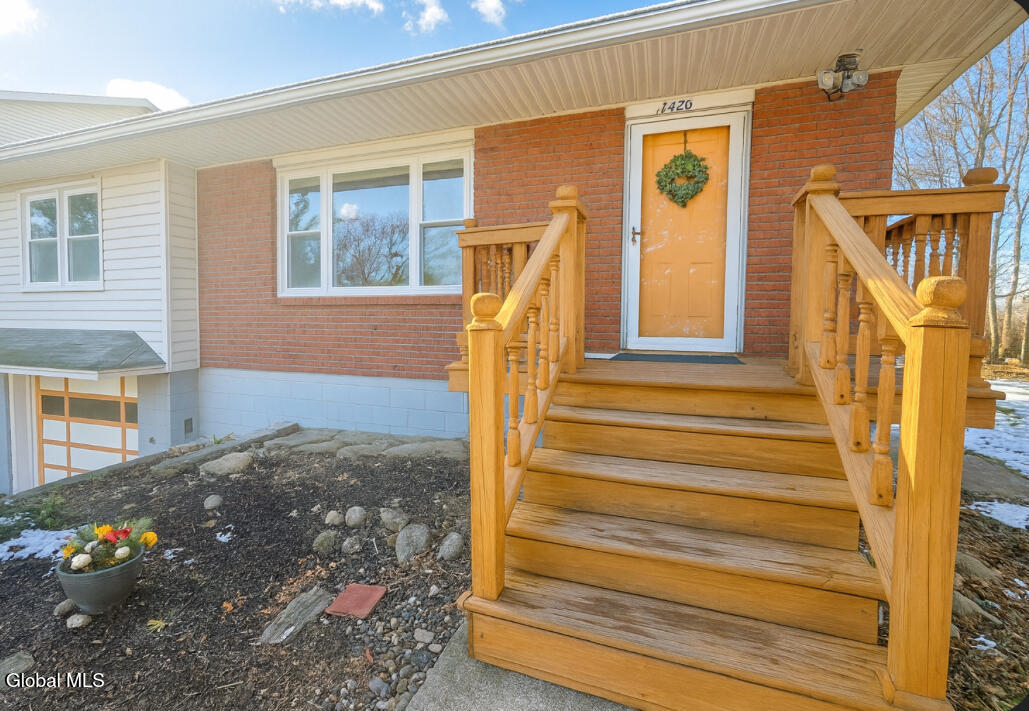 1420 Nelson Street Schenectady, NY 12306 - Photo 4 of 45 IMG_6423