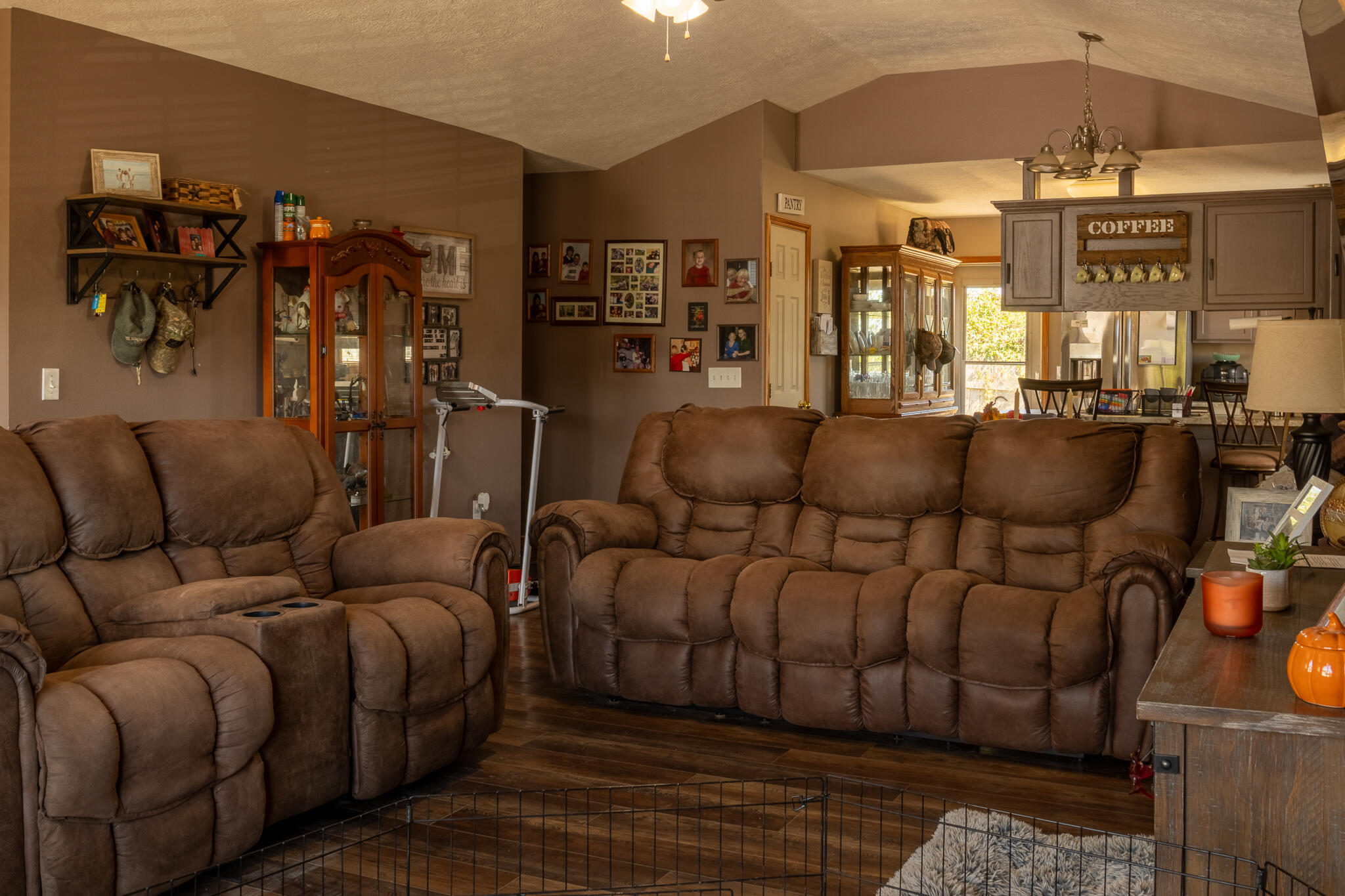 403 West Chestnut Road Nixa, MO 65714 - Photo 3 of 15 403wChestnut(7of35)