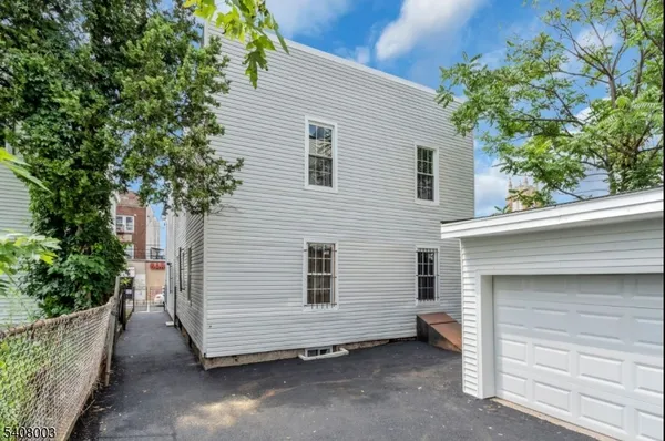 $1,500 | 568 Grove Street, Irvington, NJ 07111