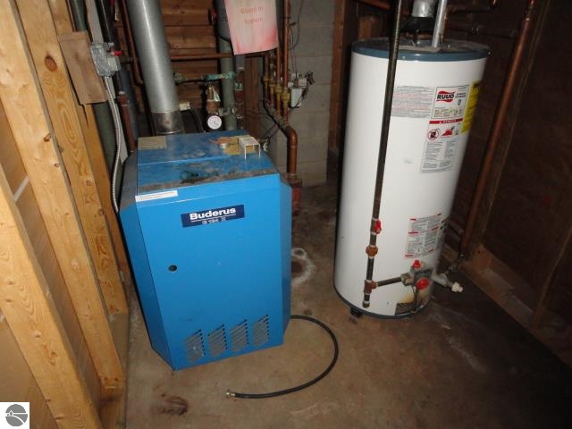 11631 West Airline Road Weidman, MI 48893 - Photo 17 of 19 1787077-16.JPG